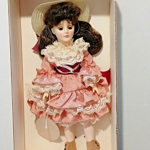 Vintage Effanbee Doll, 3315 Abigail for Afternoon Tea. - Picture 9 of 10